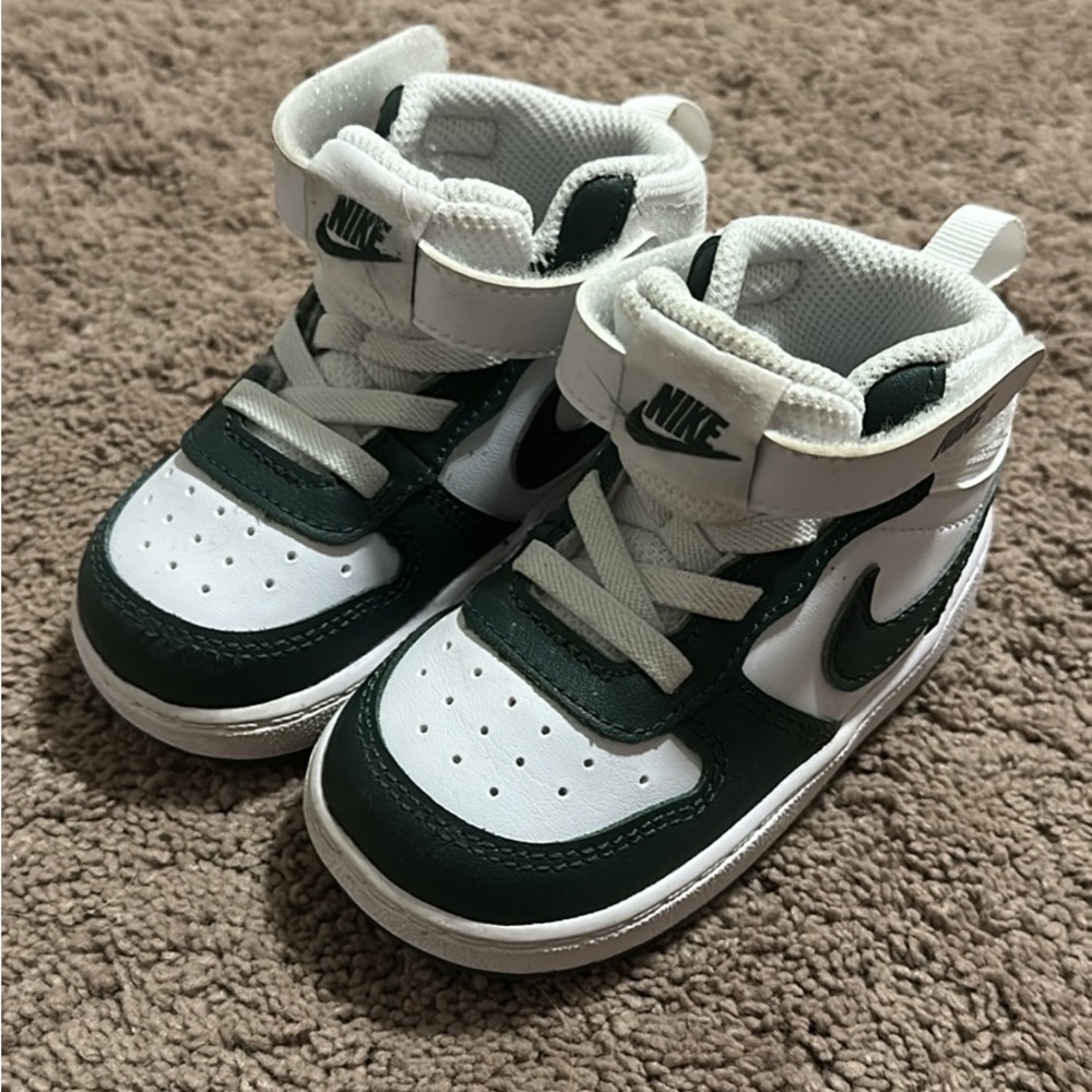 Nike Toddler Court borough sneakers